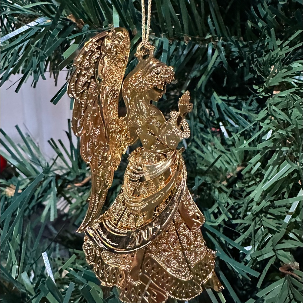 2005 The Danbury Mint Gold Christmas Ornament “Heaven Sent”